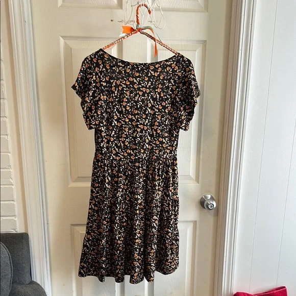 Urban Outfitters Black Floral Dress - Picture 2 of 4